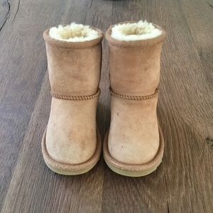 Toddler UGG Classic Boot Size 6